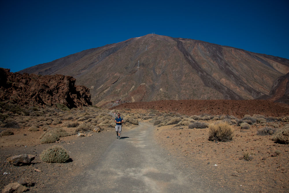 Wandern mit dem Teide im Hintergrund