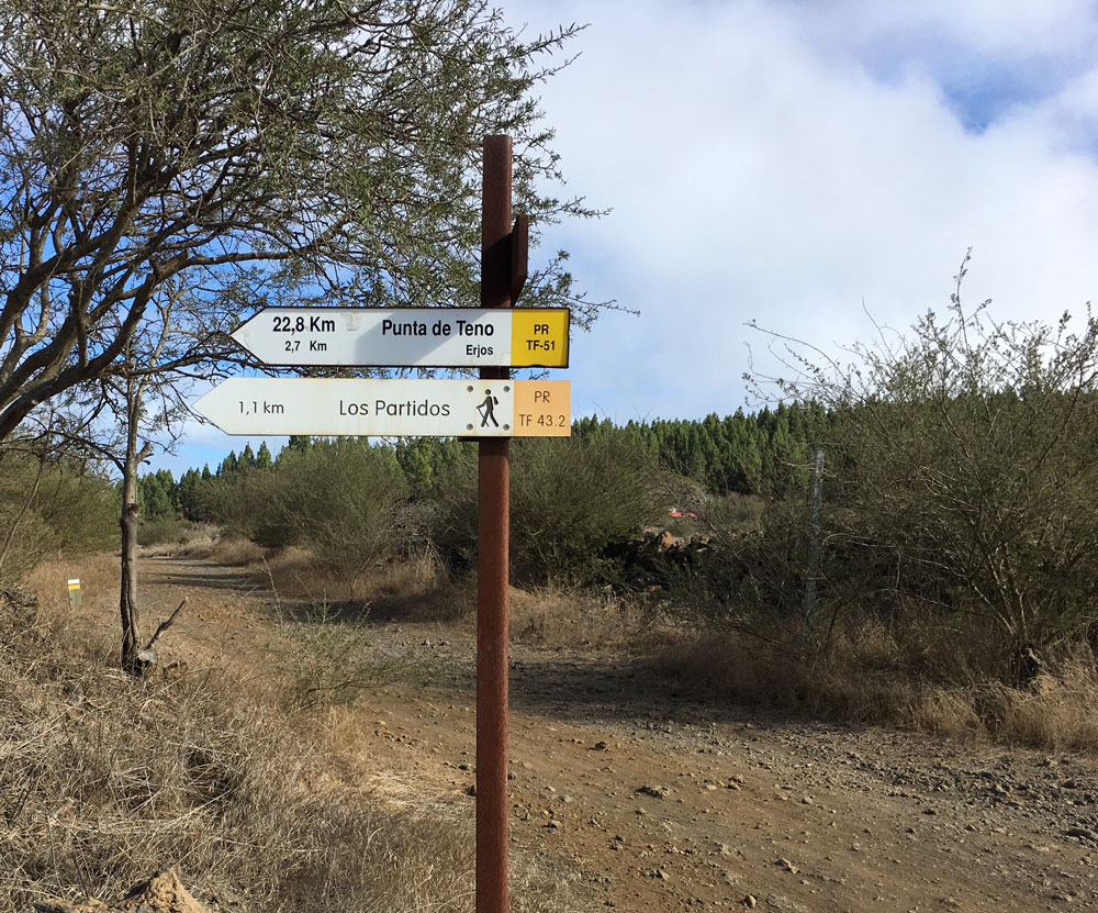 Die Wanderstrecken PR-TF 43 und 43.1 , 43.2 und 43.3 führen um den Chinyero herum