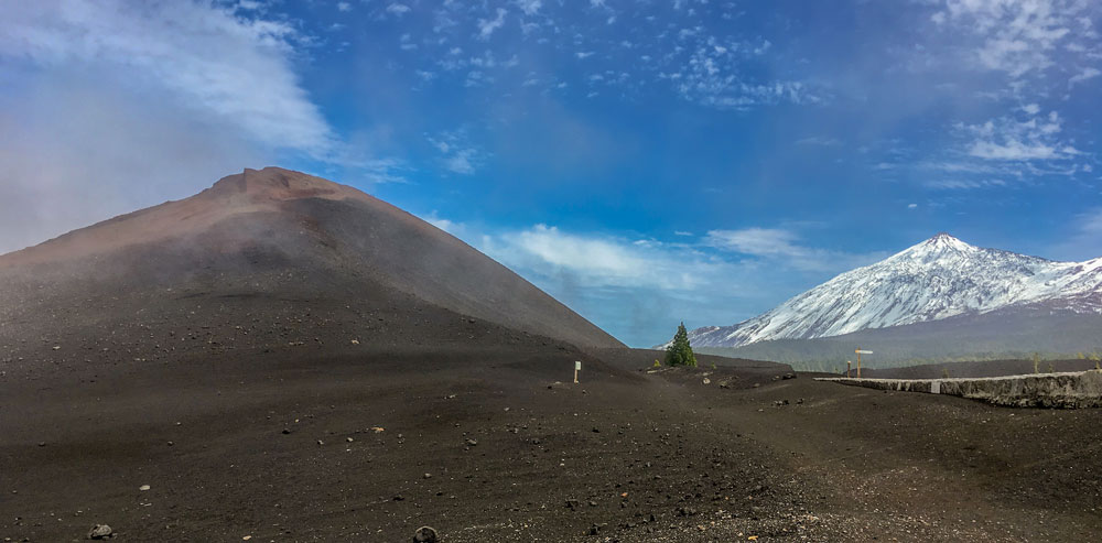 Schnee auf dem Teide und blauer Himmel - bestes Wanderwetter