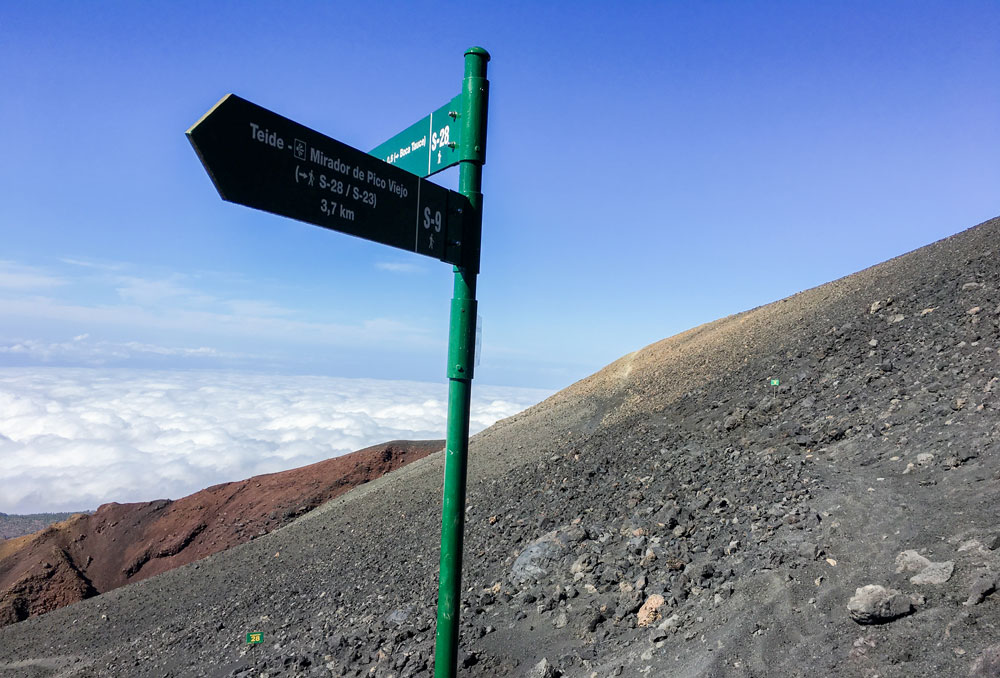 Sendero/Wanderweg 9 führt bis zum Kraterrand des Pico Viejo und weiter zum Mirador Pico Viejo