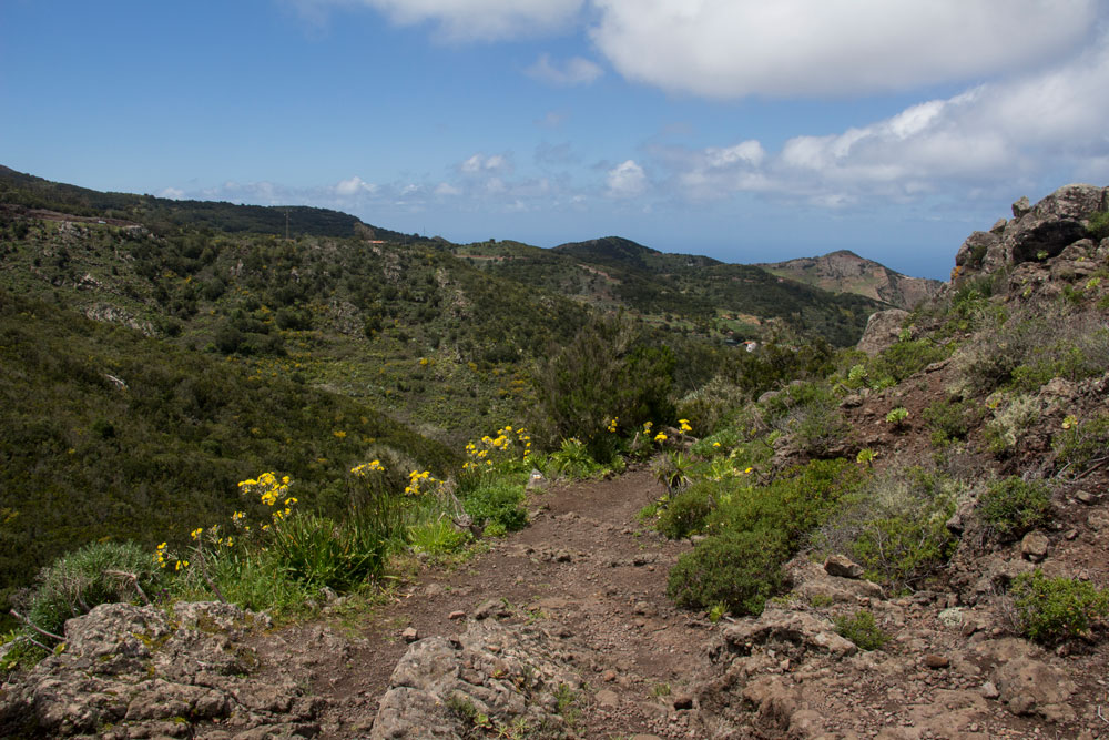 Wanderweg über Felsen in Richtung Las Portelas