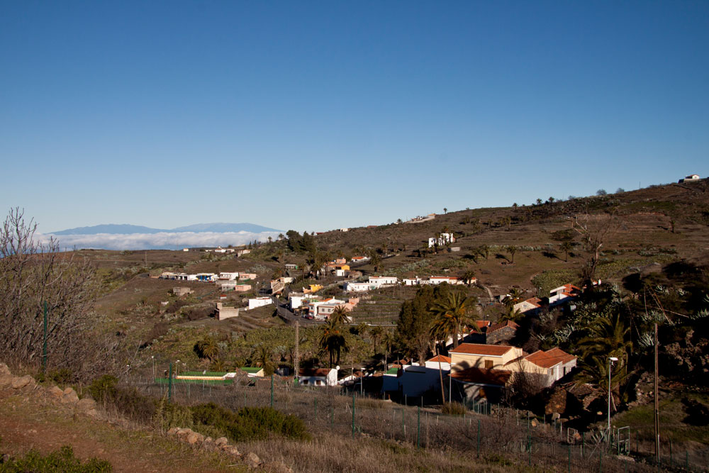 Blick auf Chipude und die Nachbarinsel La Palma
