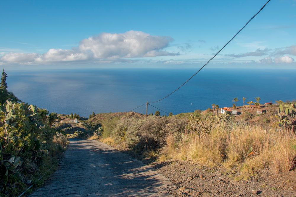 Wanderweg als Fahrweg unterhalb von Tijarafe