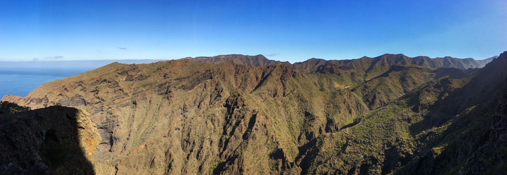 Panorama - Blick auf die benachbarten Berg Grate