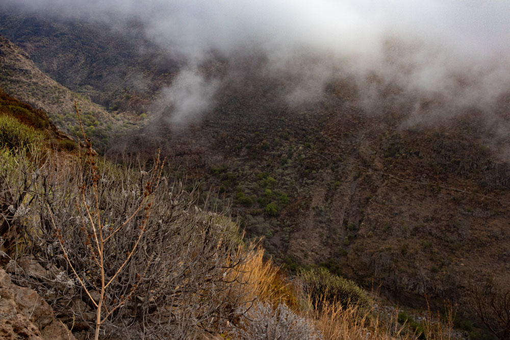 Blick in den Barranco del Flaire mit Wolken