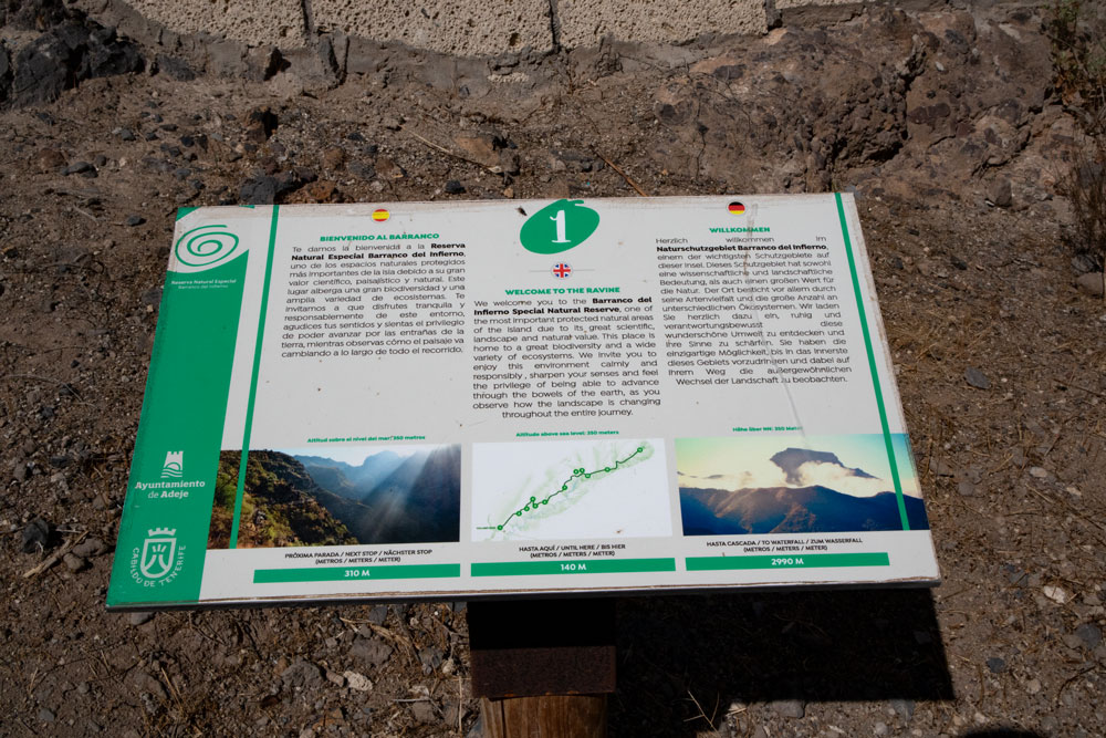 Informationstafeln auch im Barranco über die Flora und Fauna im Naturschutzgebiet