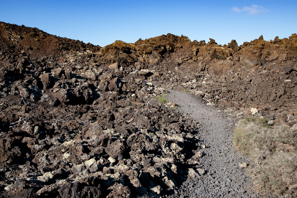 Wanderweg durch das Lavafeld