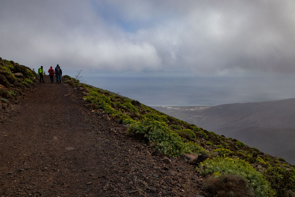 Blick auf die Ostküste von Fuerteventura vom Wanderweg