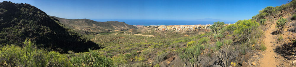 Panorama - Wanderweg mit Blick über Adeje