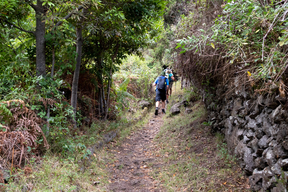 hiking path to Erjos