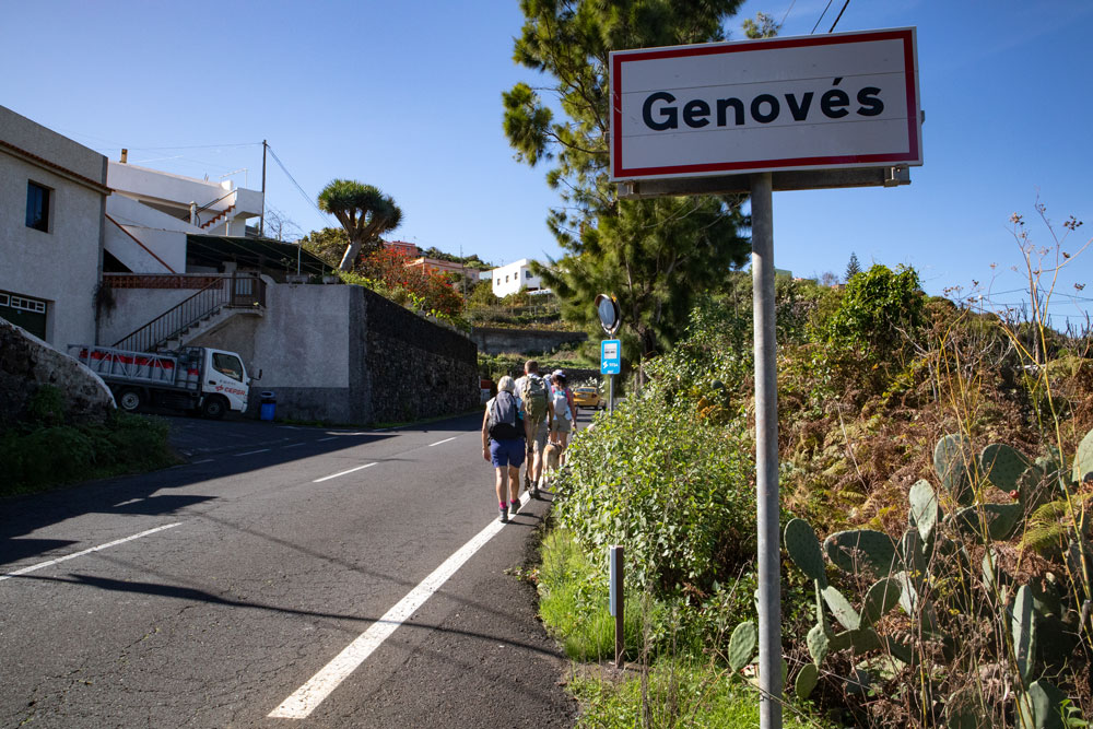 hiking on the street in Genovés