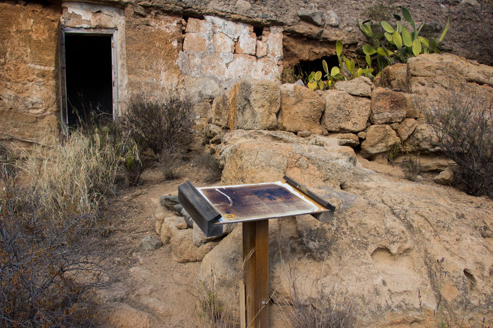 Old stone houses at the path - las Vegas