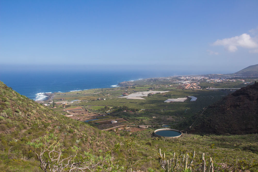 view back from the Risco Steig to Buenavista and the sea