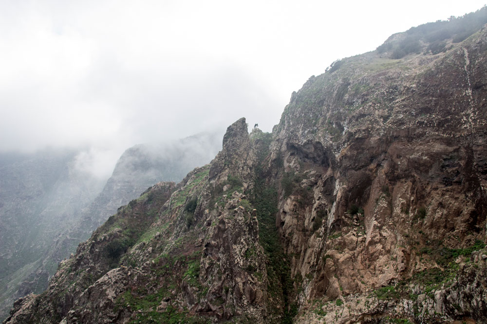 Ascent Risco Steig - steep rock paths close to the gorge