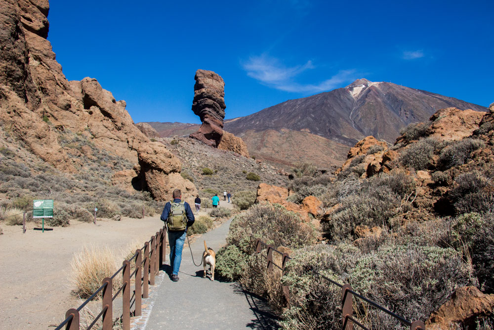 Hiking trail with the wellknown Roque Cinchado or also the finger of god