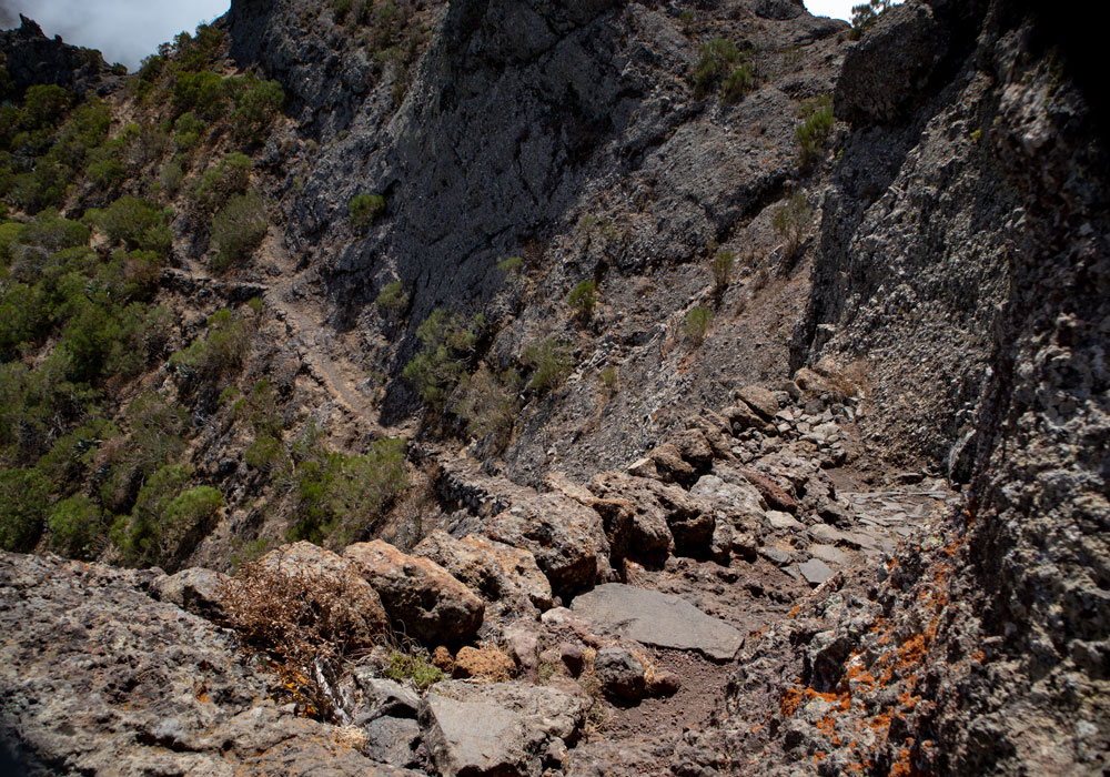 Hiking trail close to the abyss