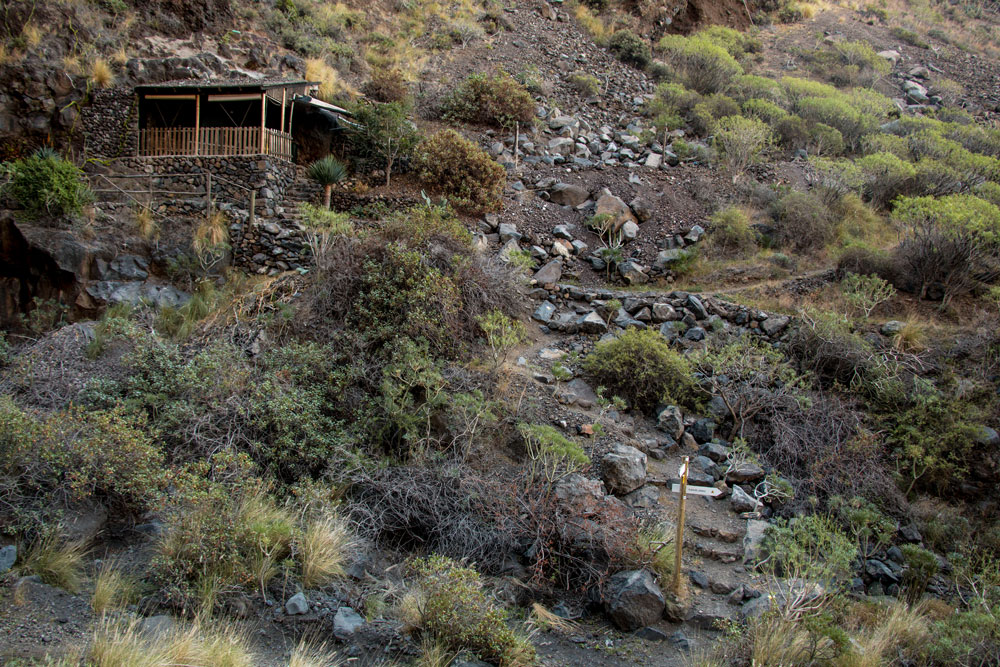 Pirate´s Cove with huts and hiking path