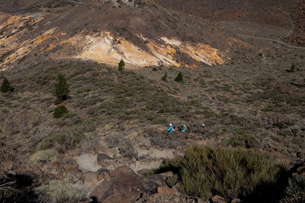 Hikers on their way up - Guajara 2