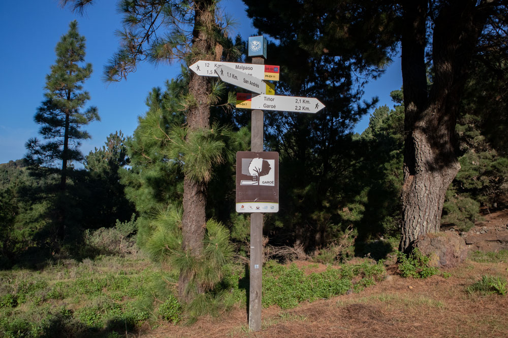 Wanderschilder und Hinweis auf den Garoé