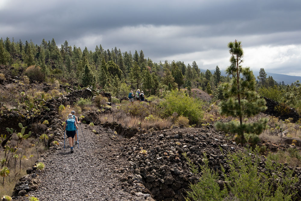 hiking trail between Chío and Arguayo