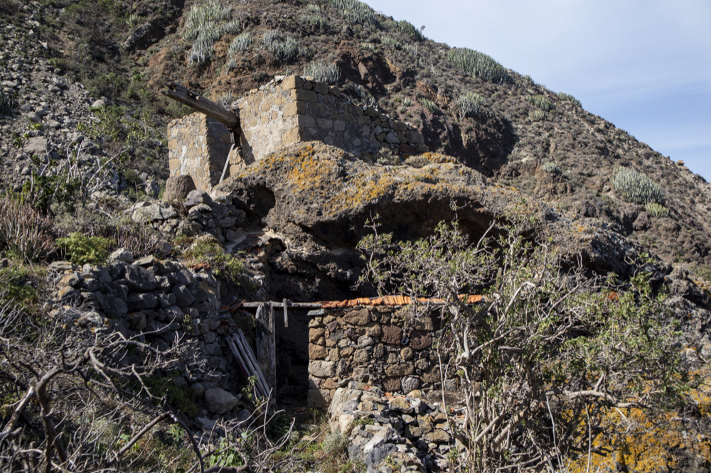 Old ruins on the wayside during the ascent towards Faro de Anaga