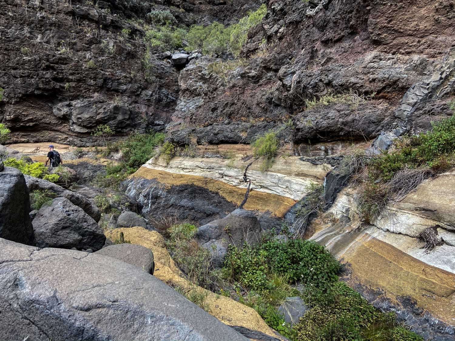 Das Barranco Bett im Barranco Seco in interessanten Farbkombinationen