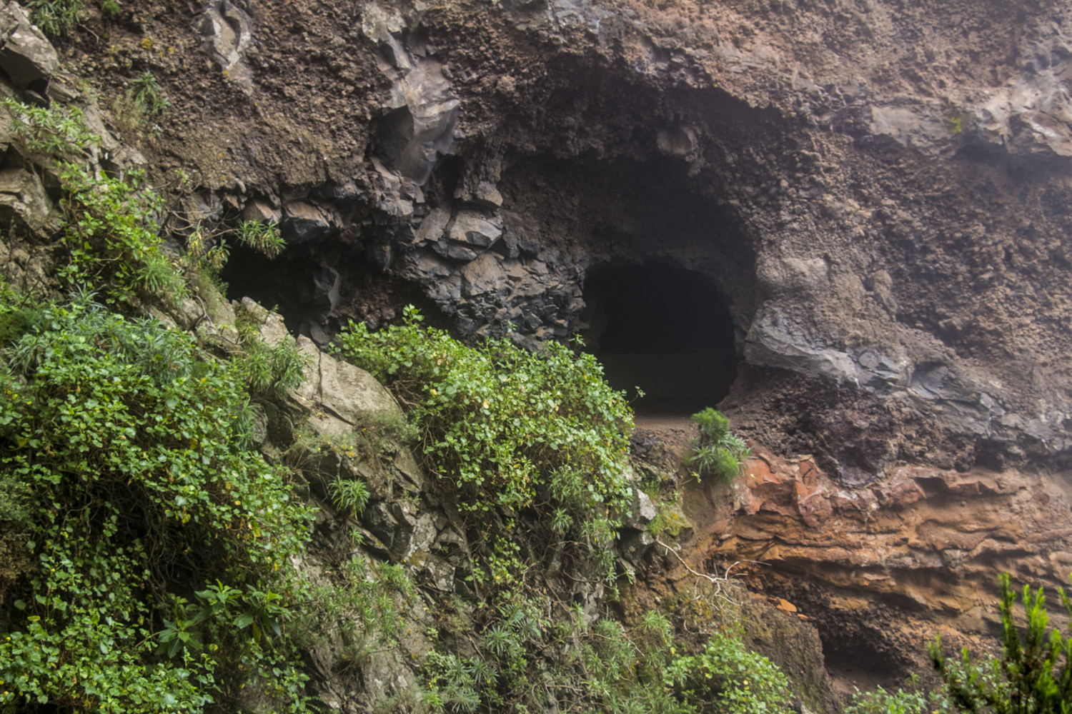 Fenster in der Bergwand
