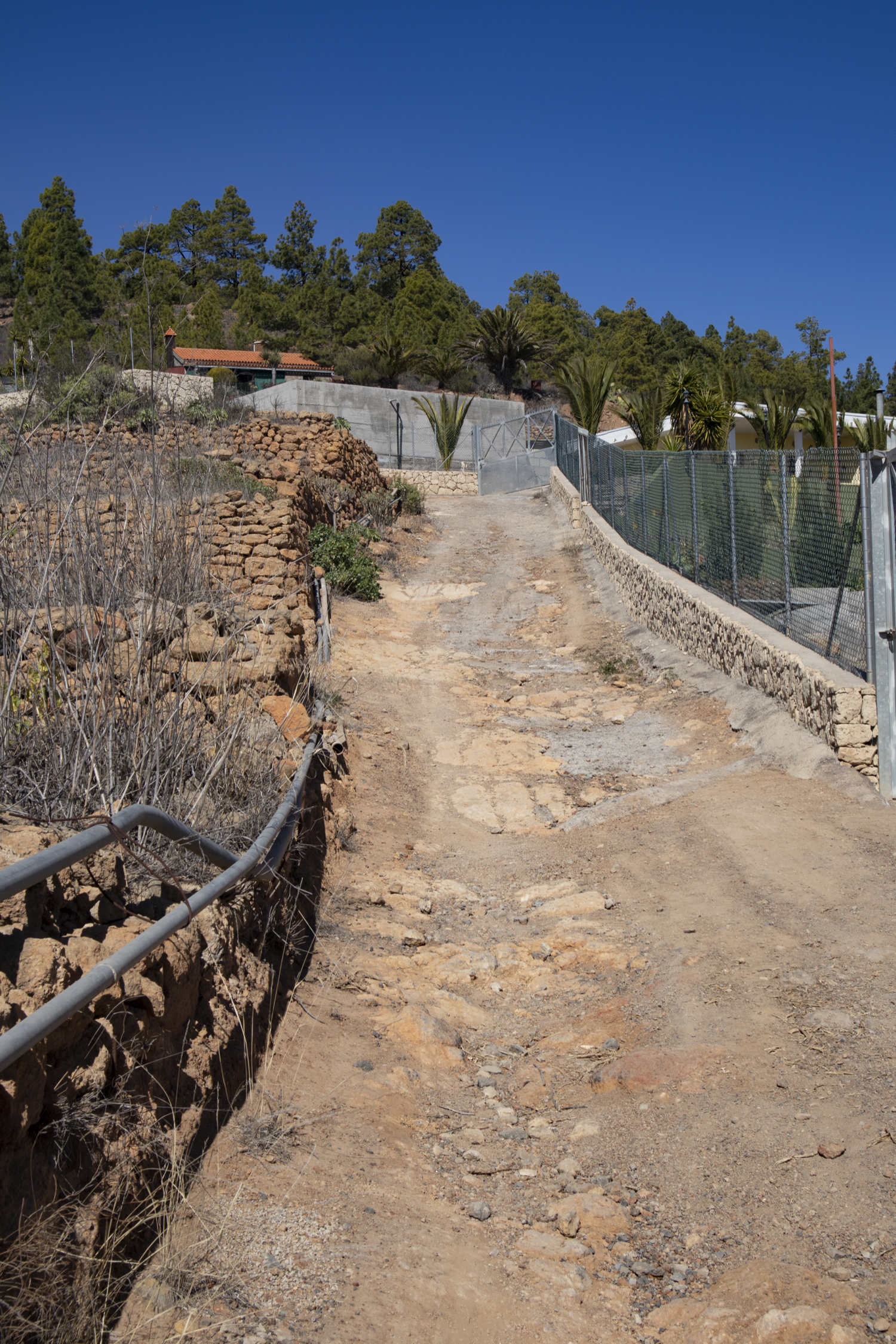 Straße im Weiler La Higuera