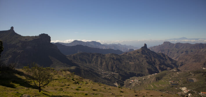 Blick über den Roque Nublo bis zum Teide