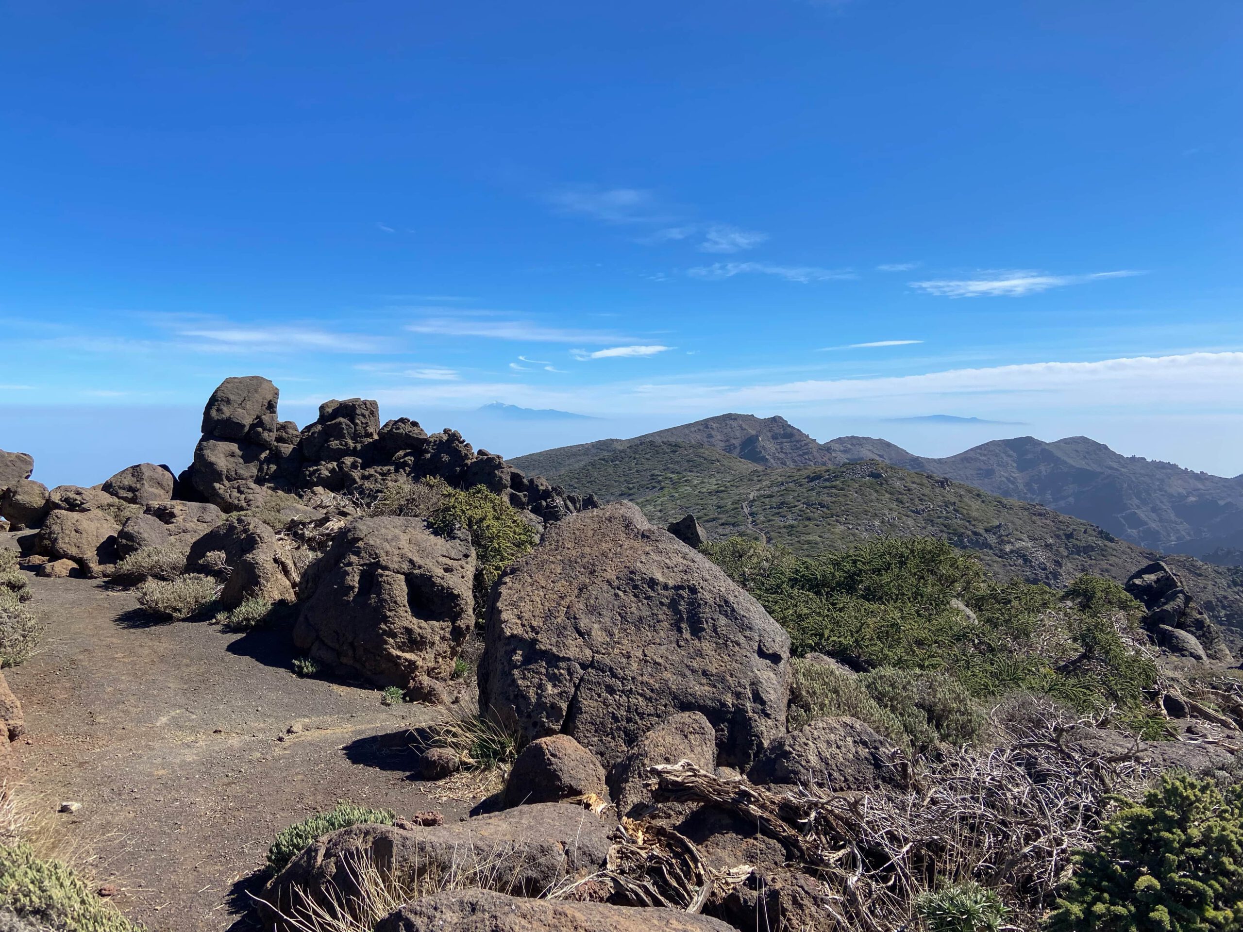 Blick auf den Pico de La Nieve - und Teneriffa und La Gomera im Hintergrund
