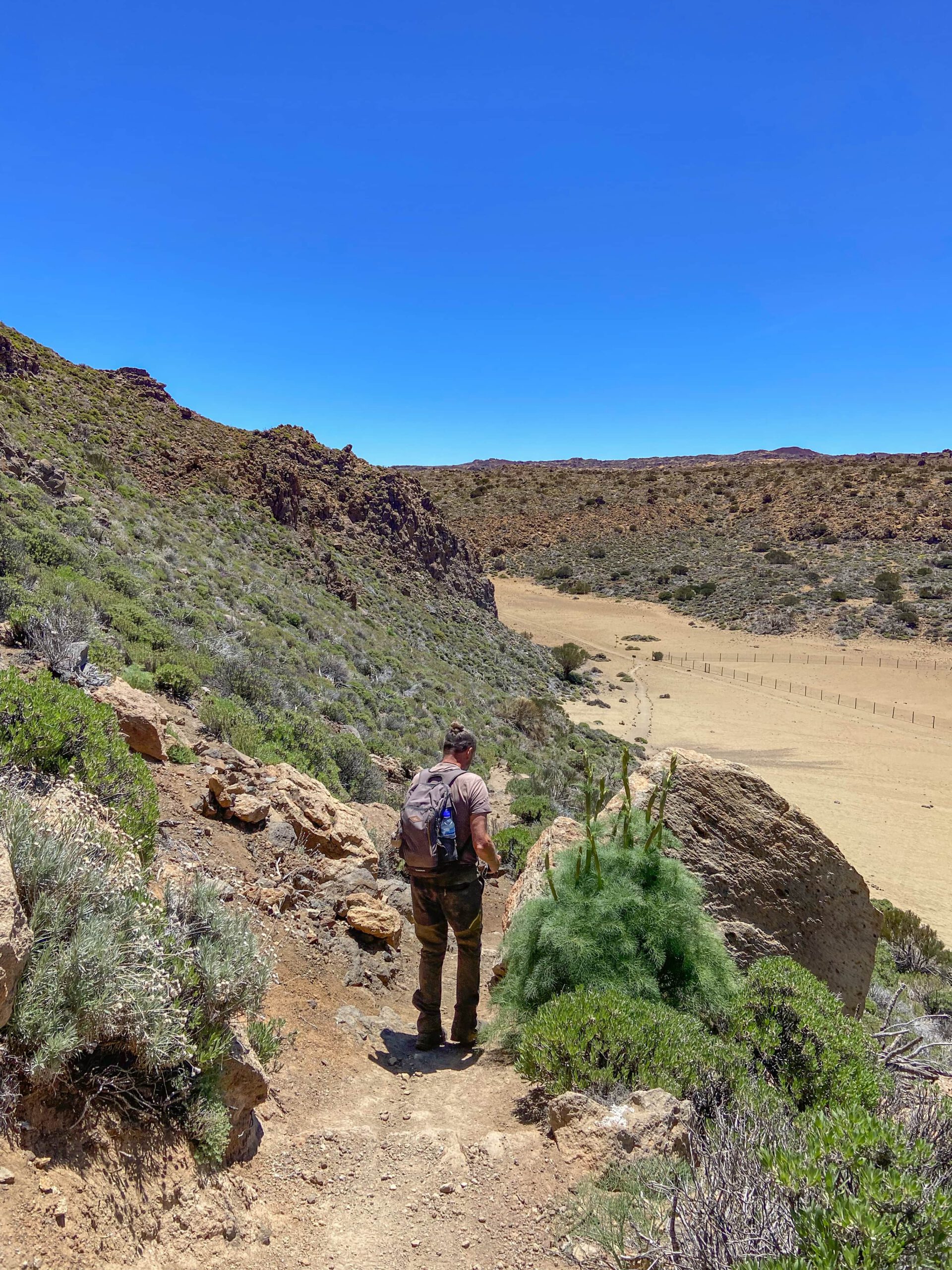 Wanderer auf dem Weg hinunter von der Fortaleza Cañadas