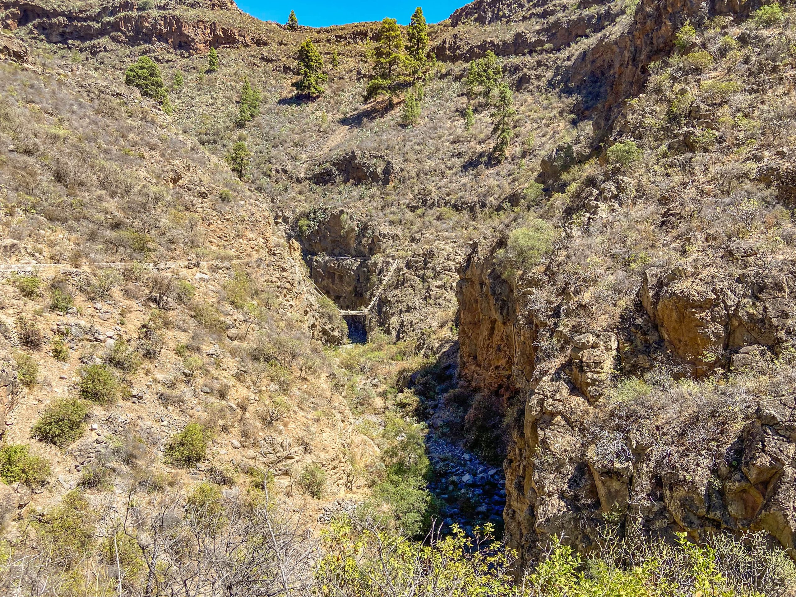 Blick vom Aufstiegsweg zurück in den Barranco El Río