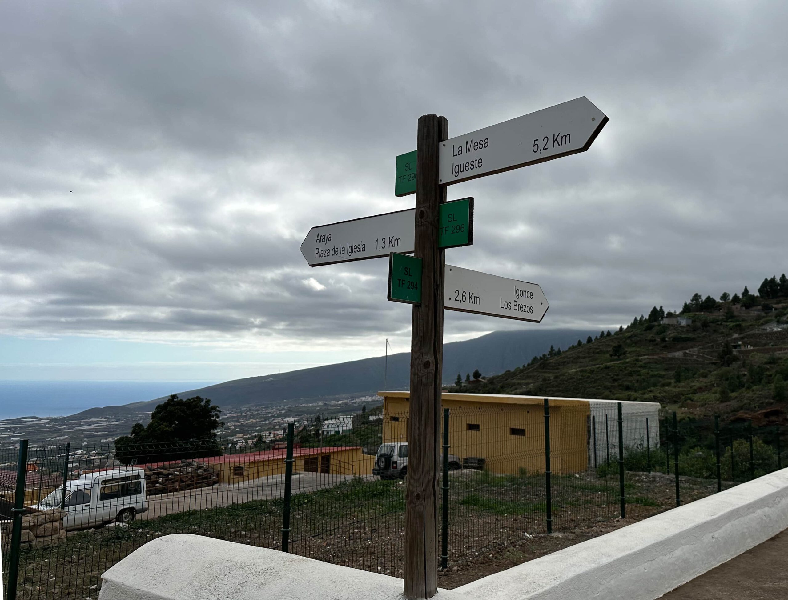 Wanderbeschilderung nahe Ausgangsort bei Araya