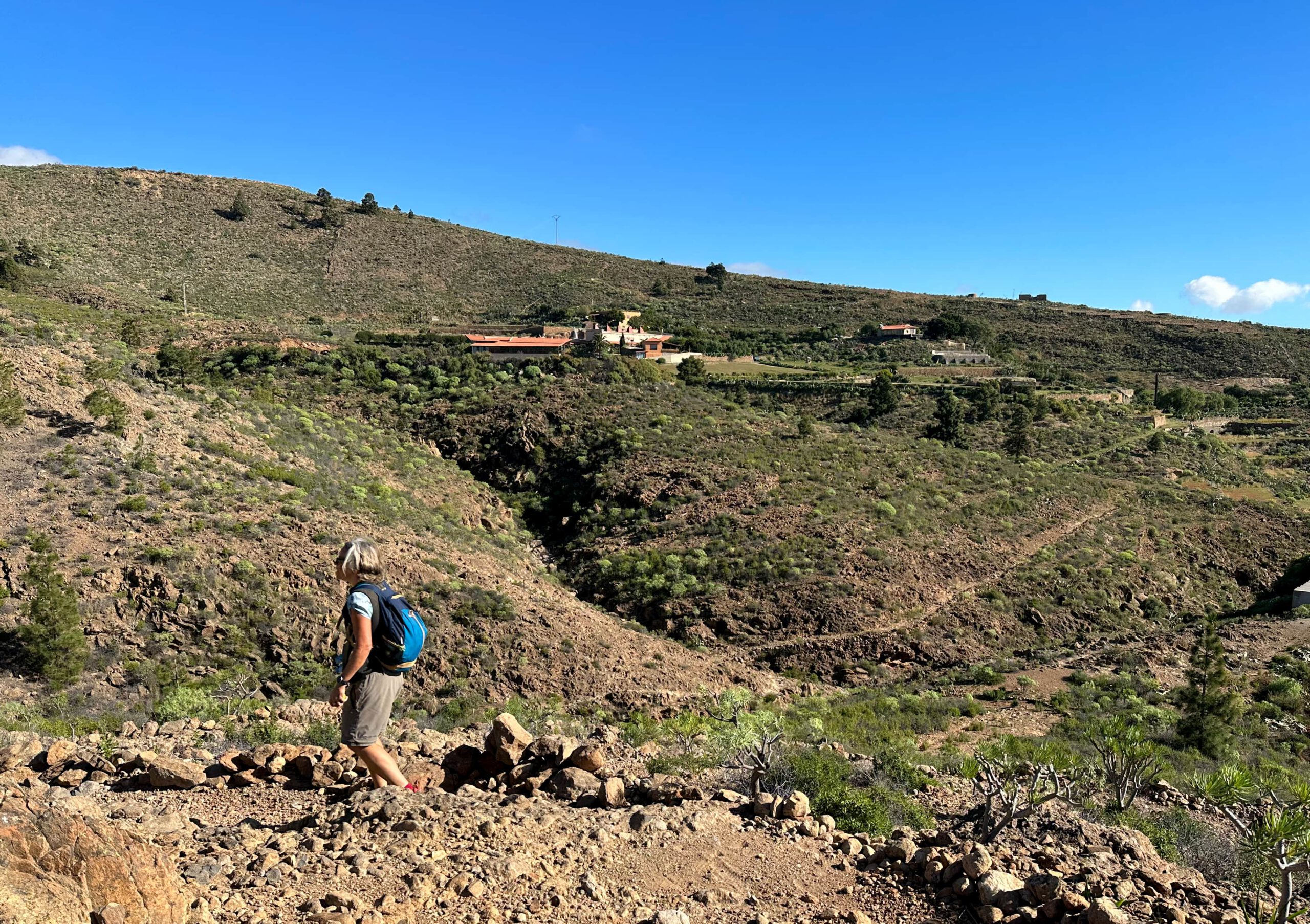 Wanderin auf dem Camino Real del Sur zwischen Granadilla de Abona und Las Vegas