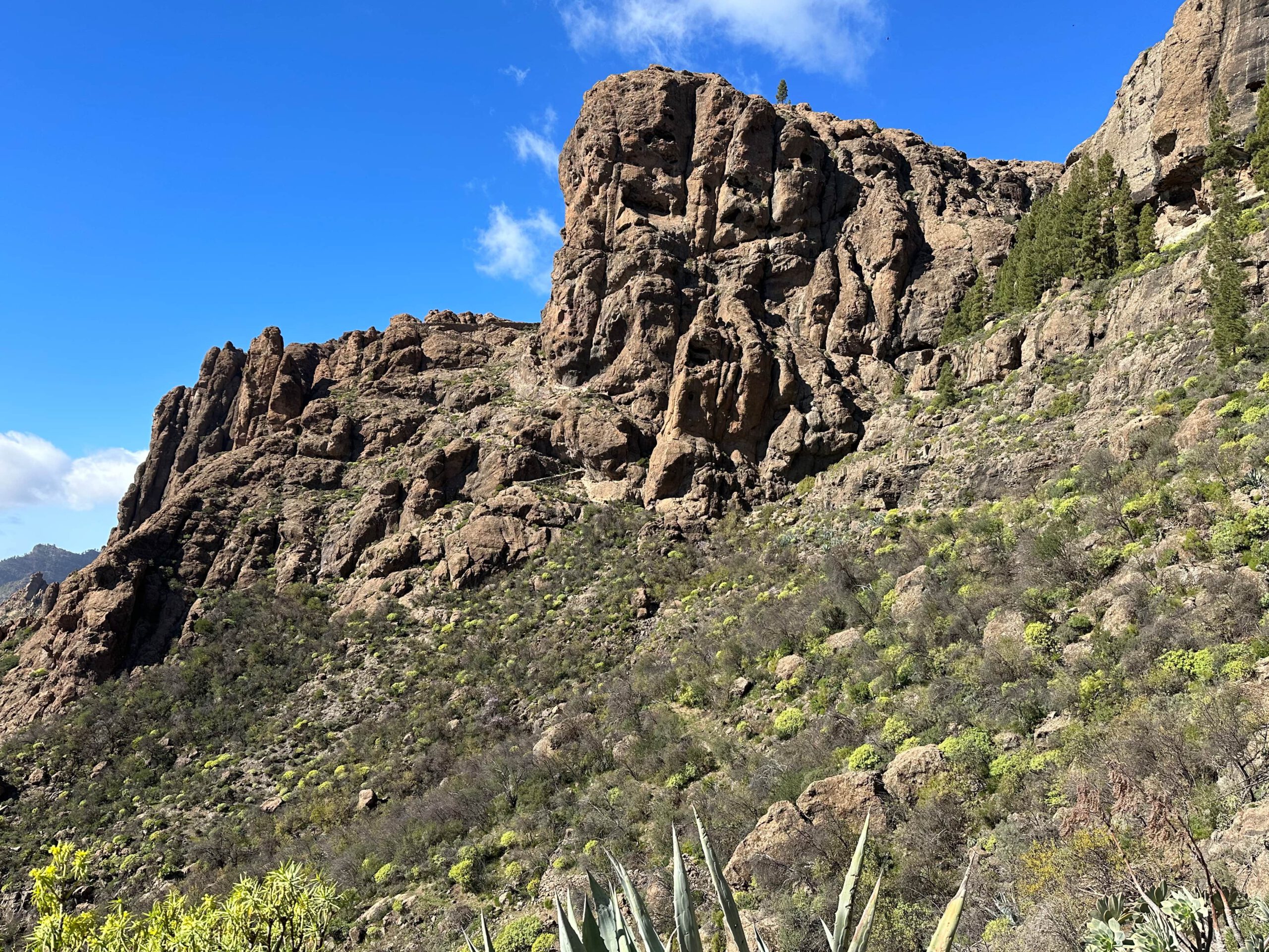 die gewaltigen Felsen der Cumbre bis weithin sichtbar