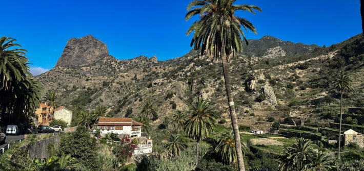 Blick auf Vallehermoso mit dem Roque Cano