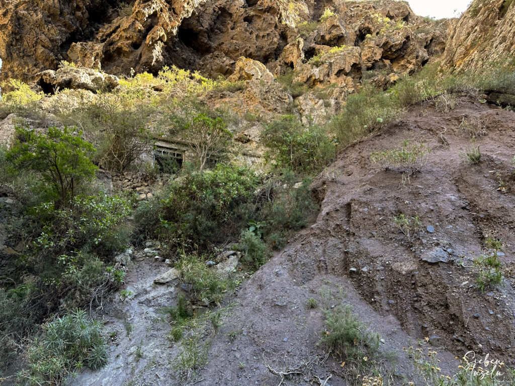 Barranco Guaria con Galería Fuente de Guía
