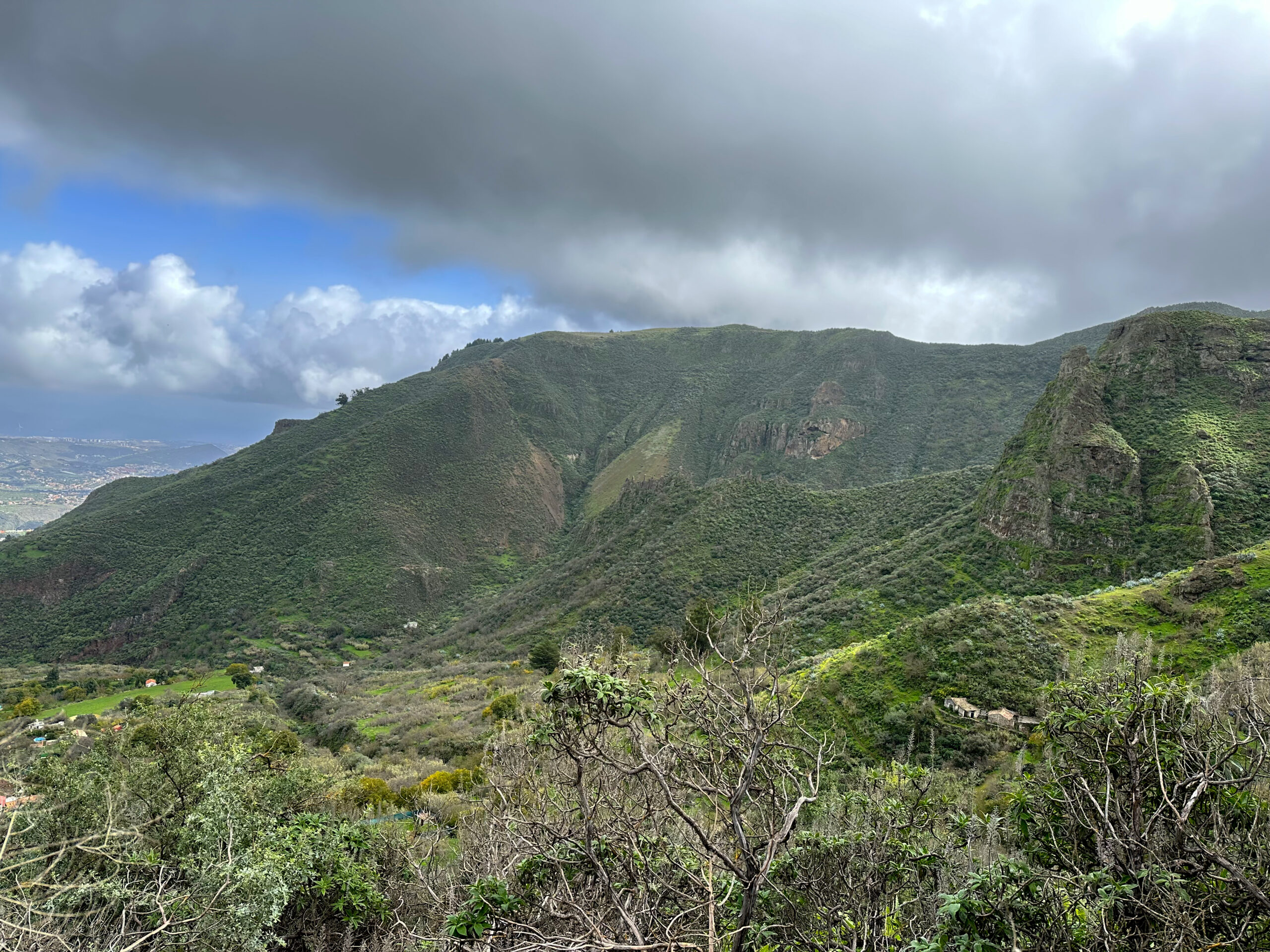 Blick vom Wanderweg unterhalb der Caldera de los Marteles