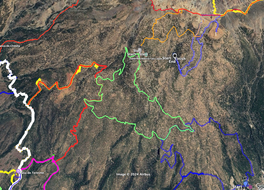 Der Track der Wanderung Las Lajas (grün Mitte) und benachbarte Tracks: Rundwanderung Villaflor (rechts unten blau), Cresta Canñadas (oben rot), Sombrero de Chasna (blau rechts oben), Casas de Teresme (rot, weiß links)