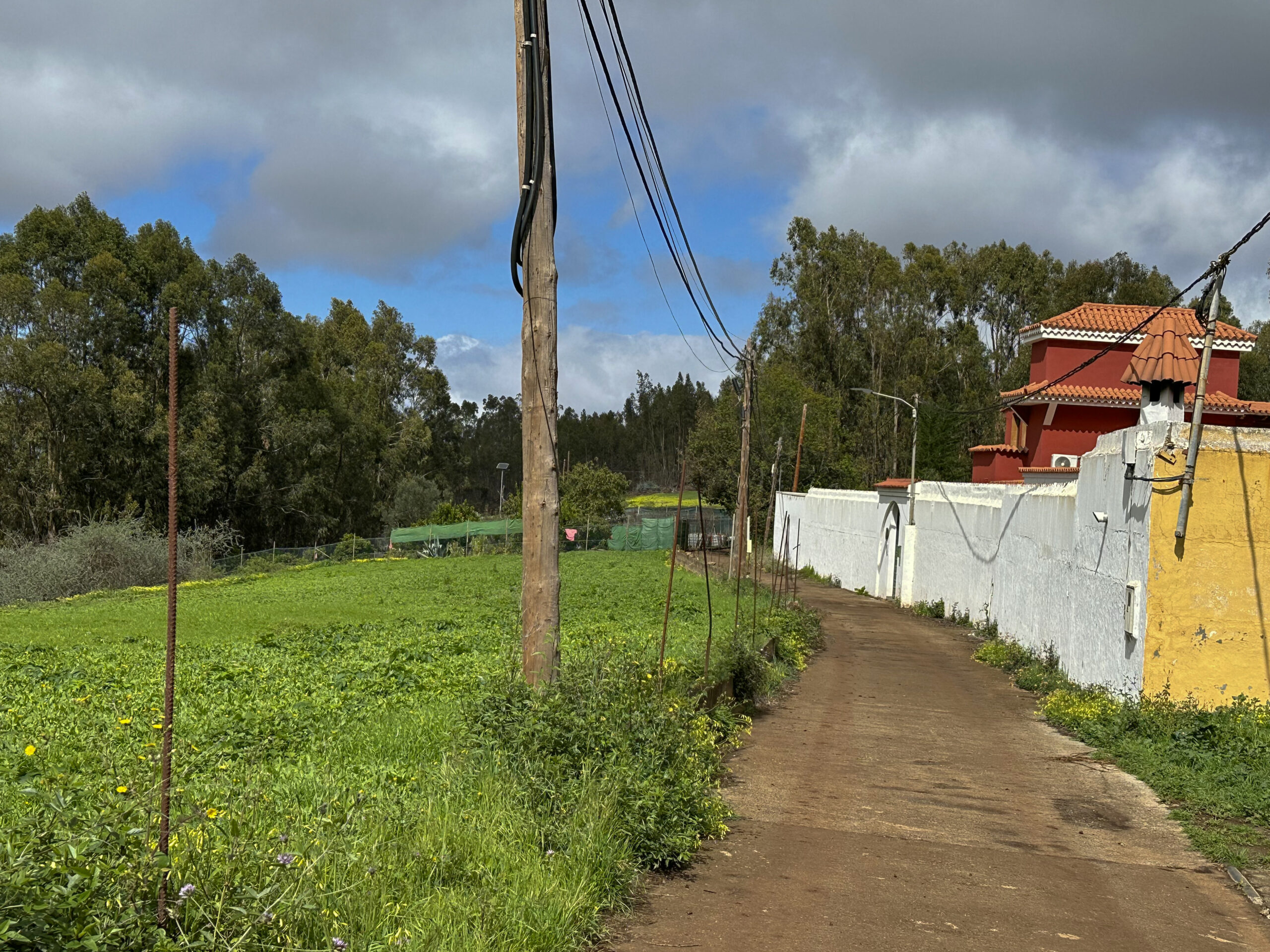 Hiking trail towards Fontanales - Camino Corvo