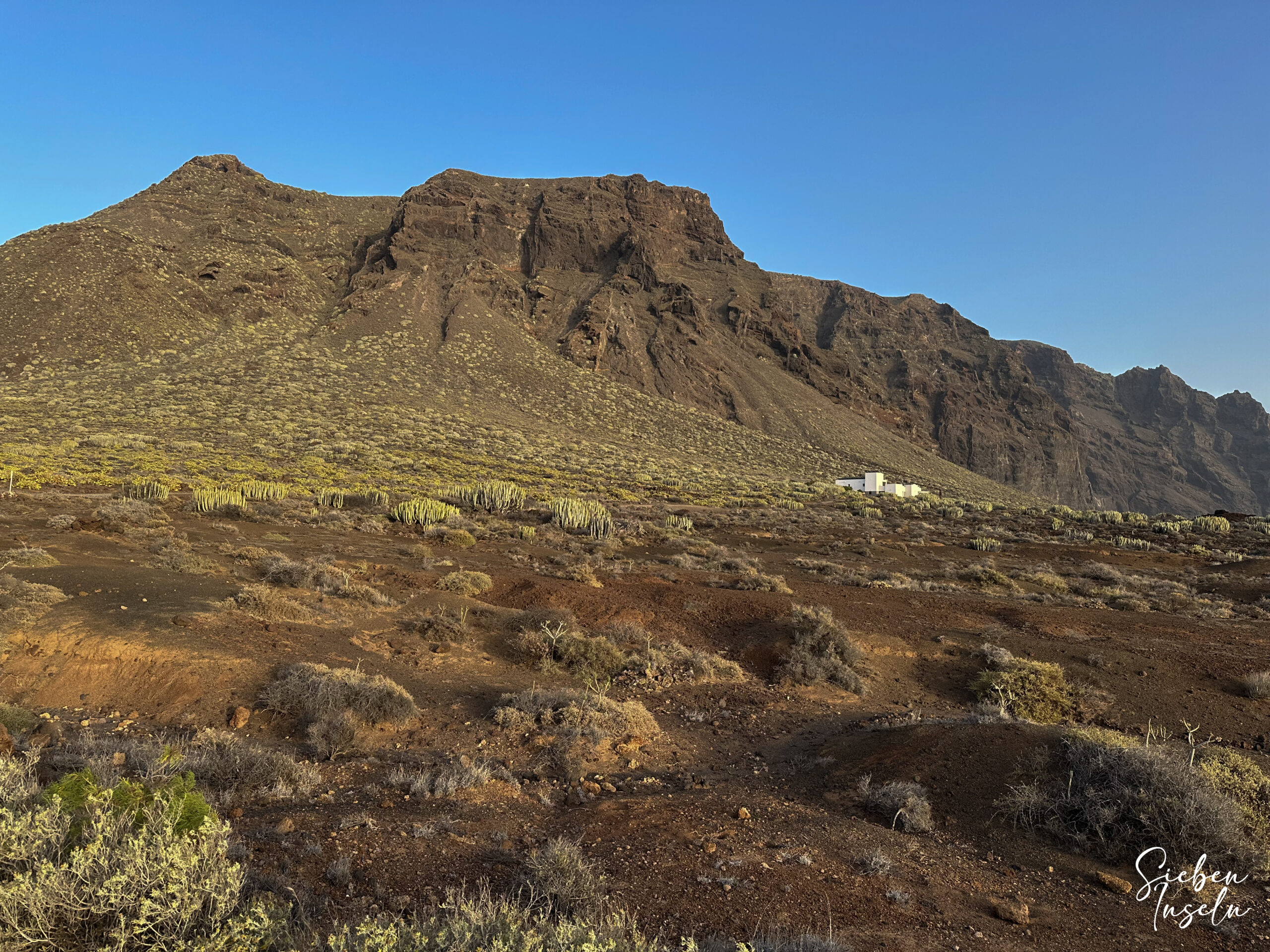 View from the north coast back to the descent path towards Punta de Teno