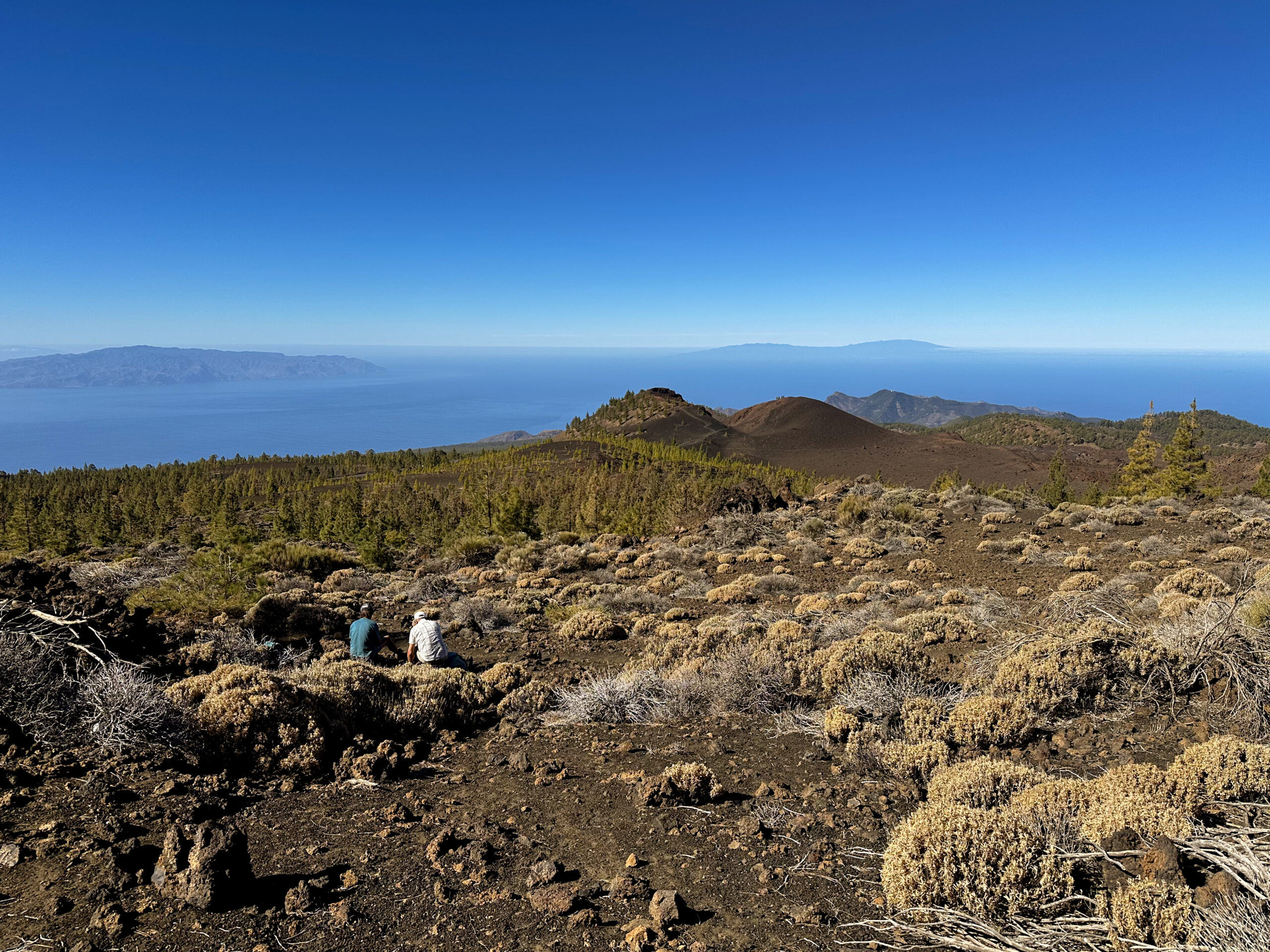 Auf der Vulkanroute mit Blick auf den Vulkan Samara und die Nachbarinseln La Palma und La Gomera