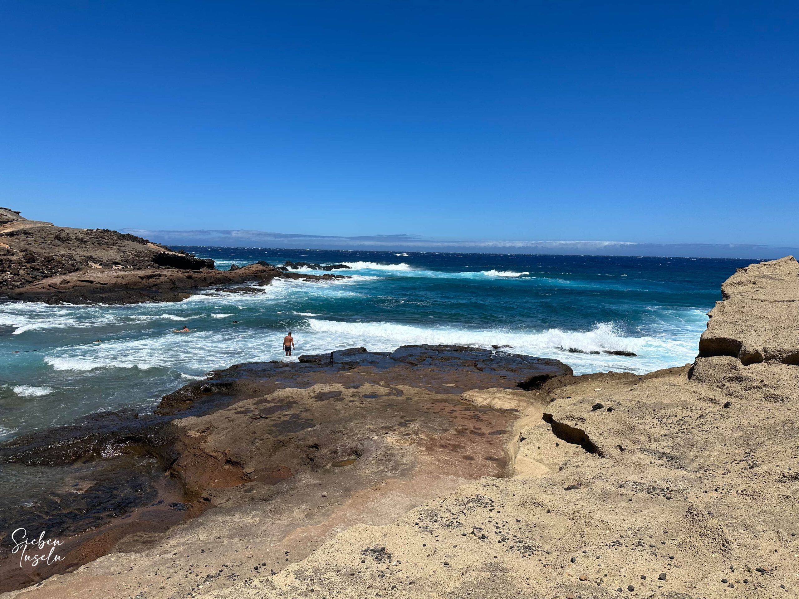 Varied coastal trail over cliffs, rocks and along the beach