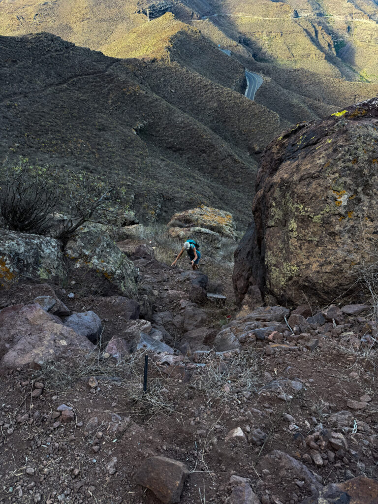 A little scrambling in Barranco de los Almacigos - ascent path to the plateau