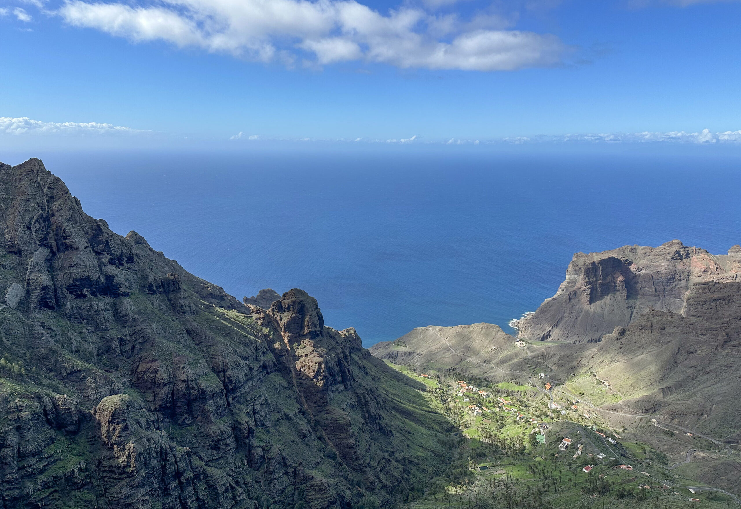 Blick vom Mirador hinunter nach Taguluche